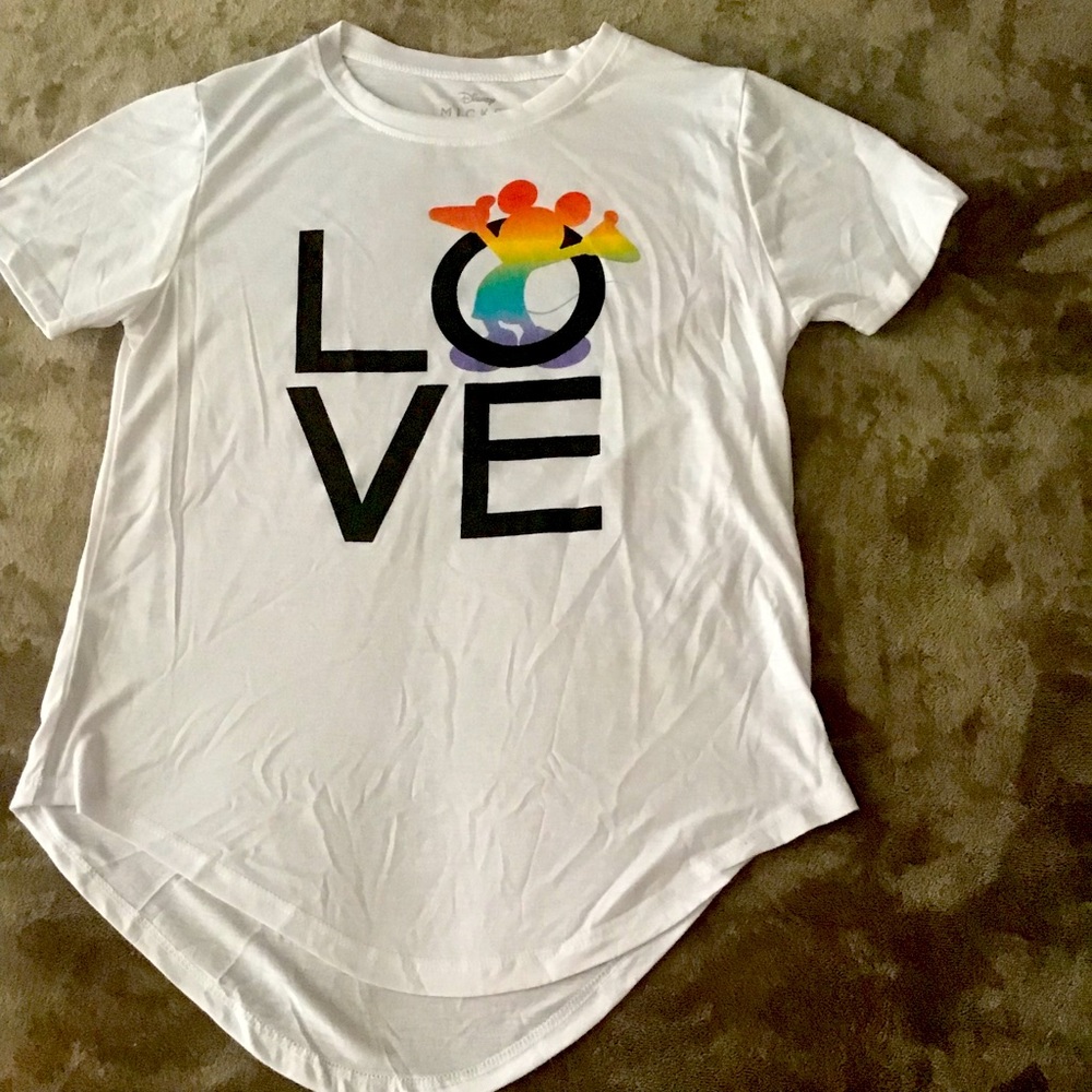New Disney Womens Mickey’s “LOVE “ T-shirt